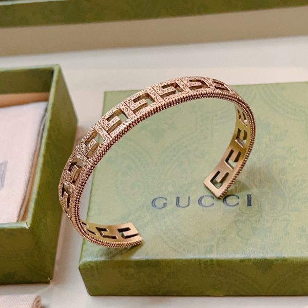  Gucci bangles